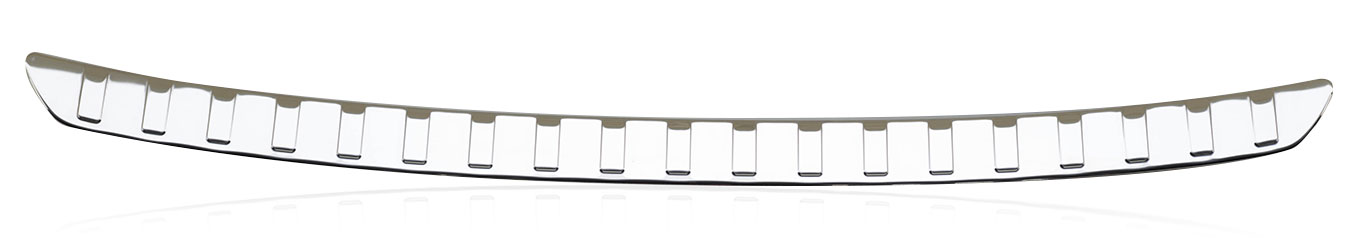 Protezione baule in acciaio inox con finitura lucida. Protezione baule in acciaio inox con finitura lucida.